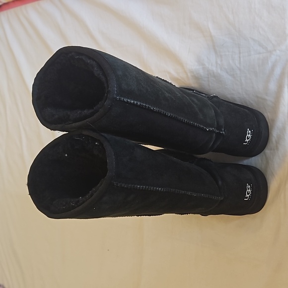 Black Classic Tall UGGS Size 7 - Picture 3 of 11